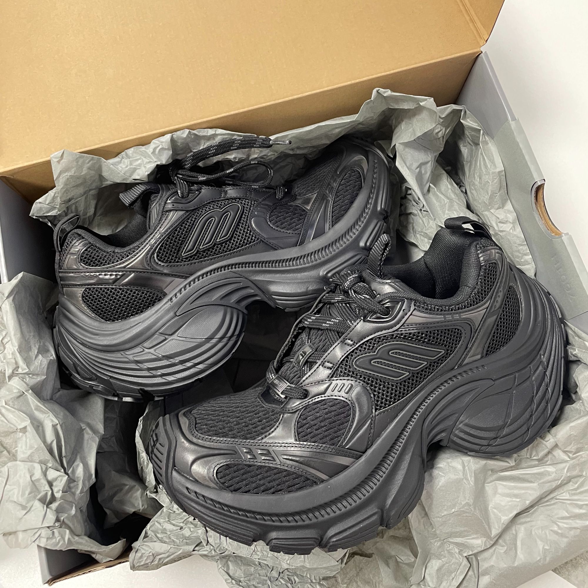 全新未使用 Balenciaga/巴黎世家 10XL上海限定 黑色 老爹鞋