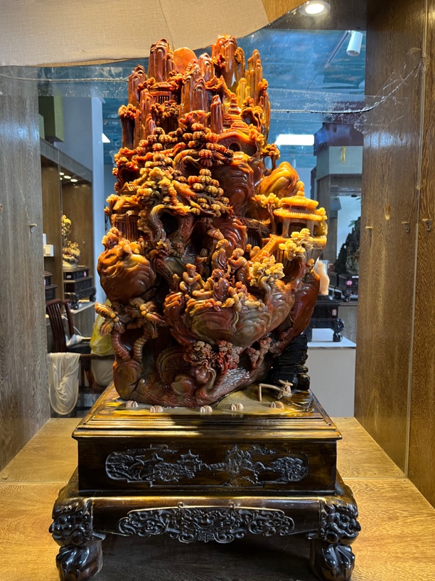 寿山石大玄关山水大摆件、色彩斑斓红润有光泽、全镂空立体设计