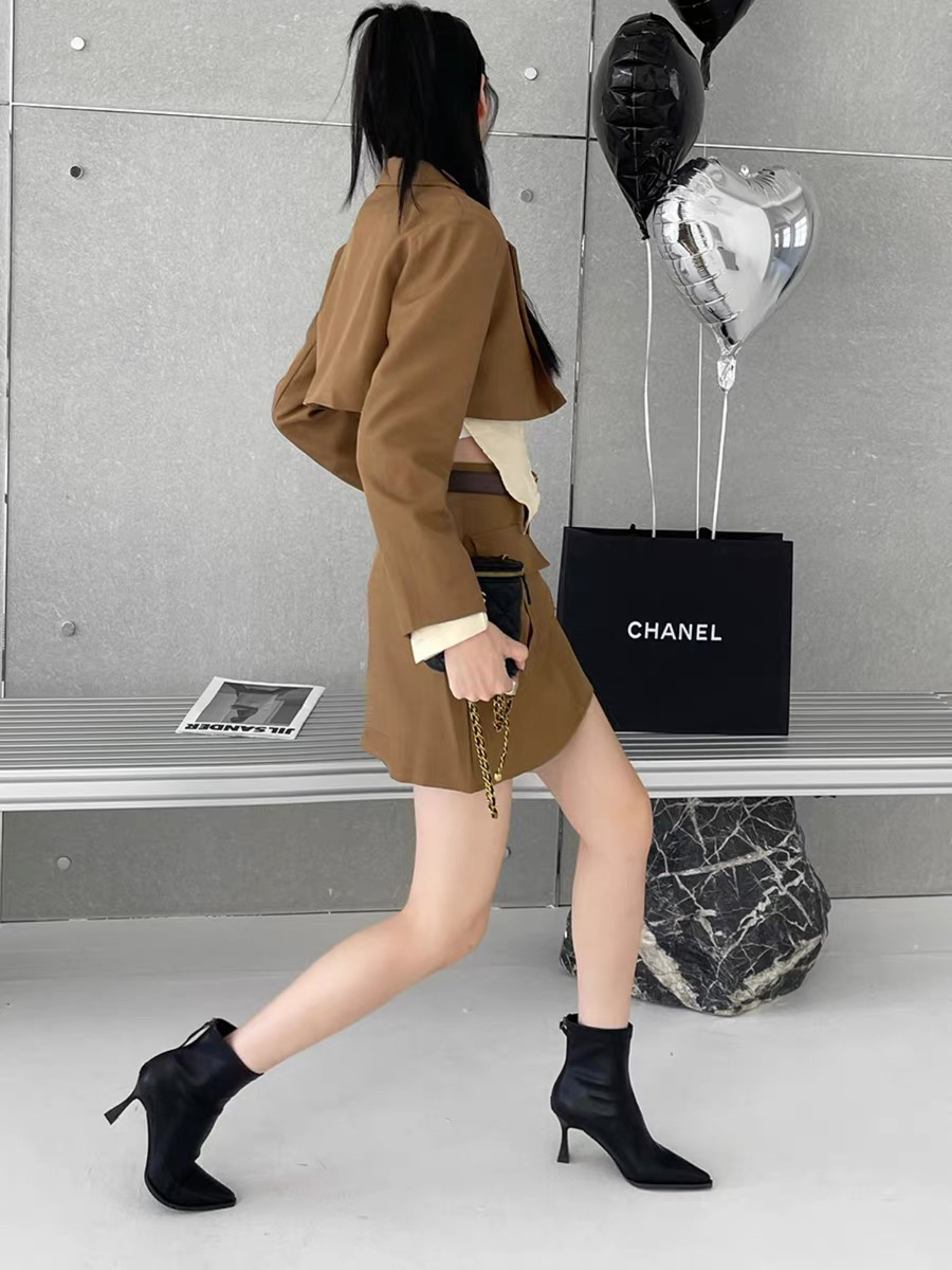 028尖头高跟短靴女2023年春秋新款法式气质黑色细跟短筒瘦瘦靴及