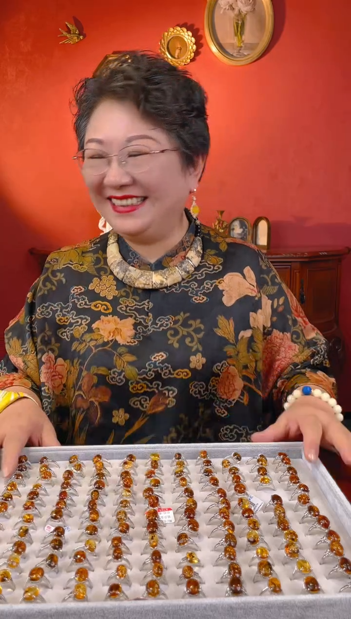 【闪购商品】琥珀手链未镶嵌多宝手串
