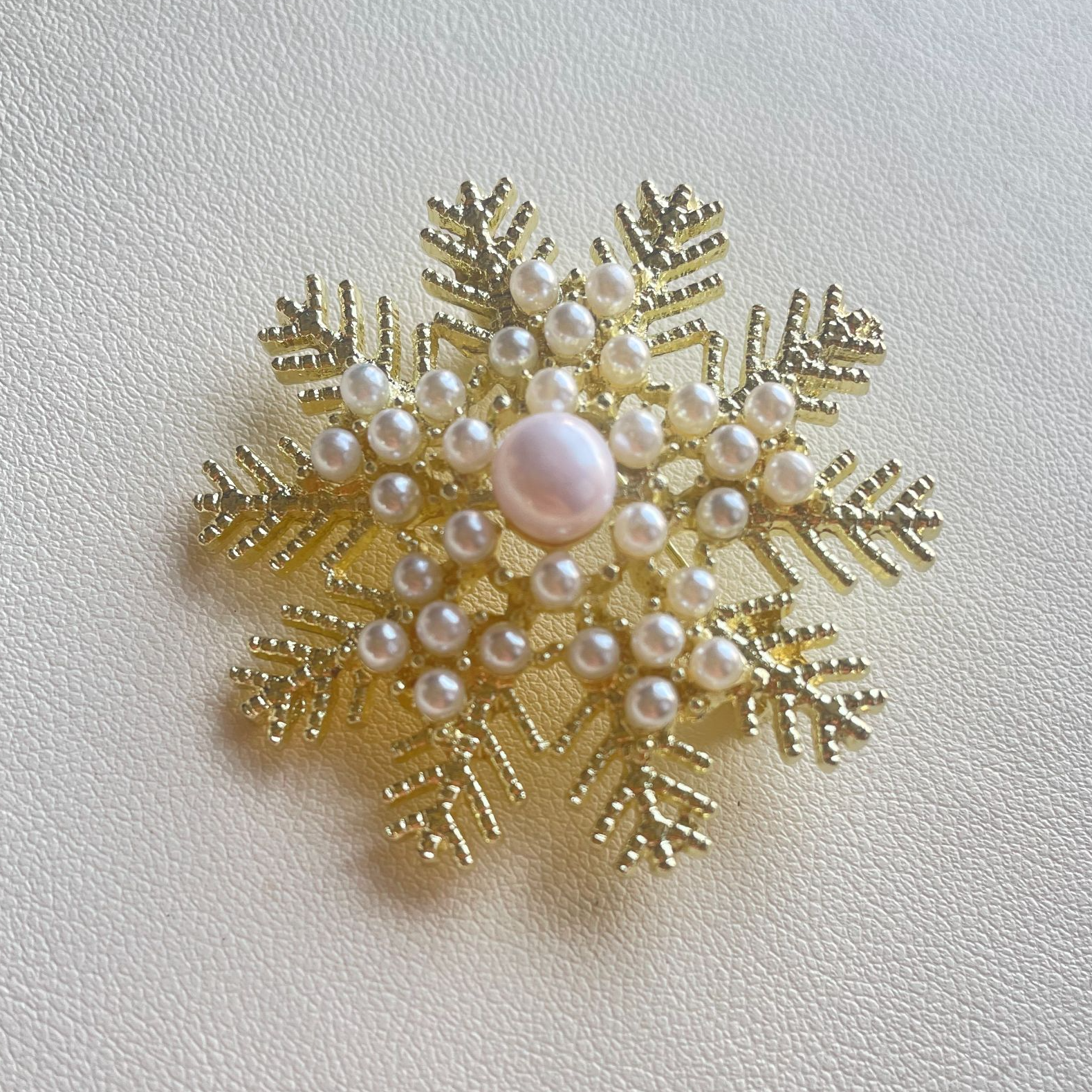 天然淡水珍胸针 非正圆形 雪花胸针