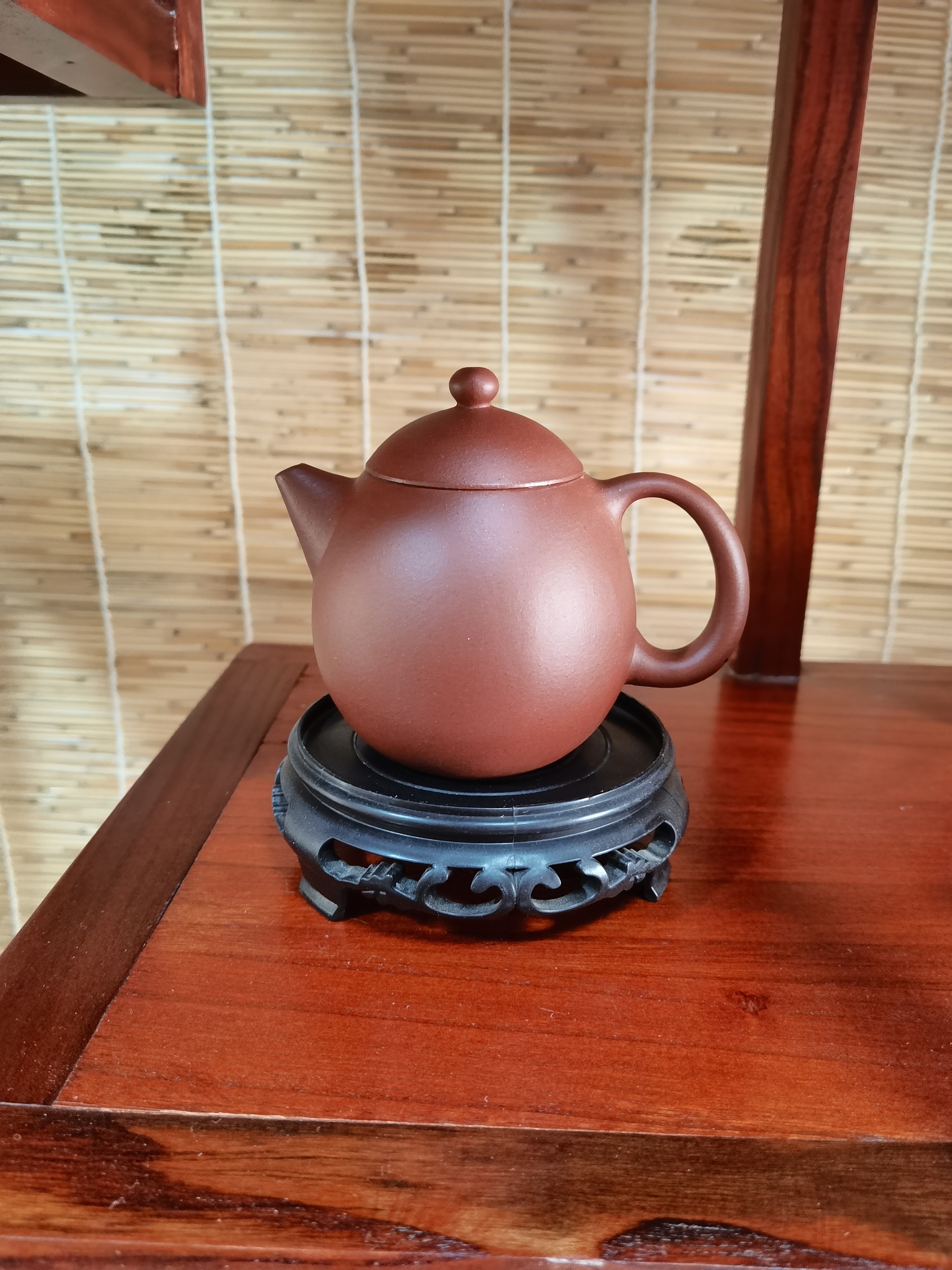 紫砂壶龙蛋紫泥容量170 180毫升。