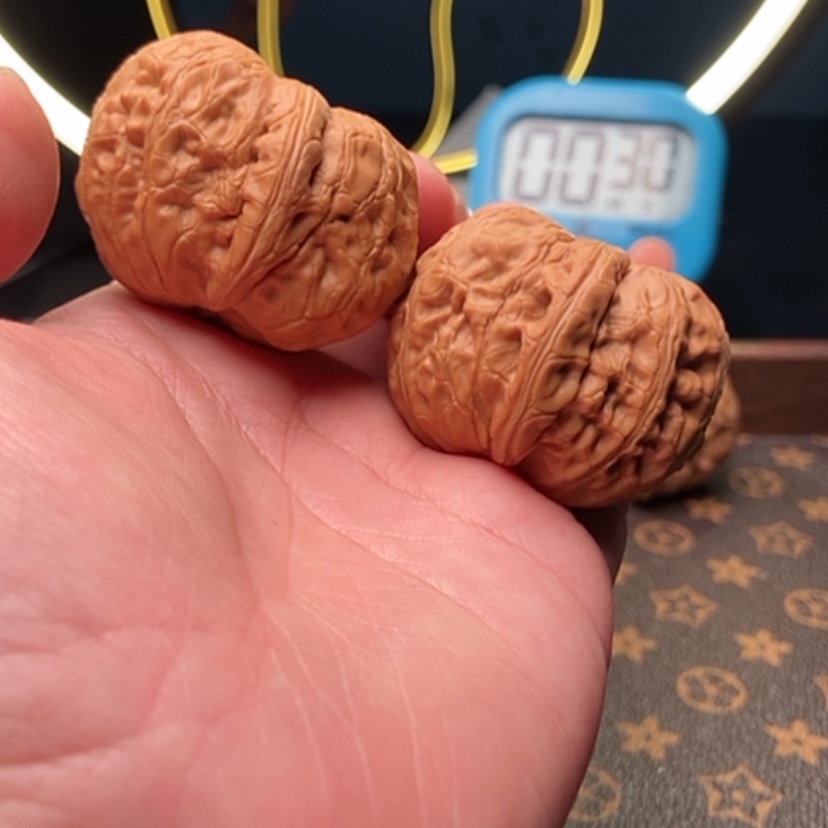 【闪购商品】桃核吊坠骐*元宝