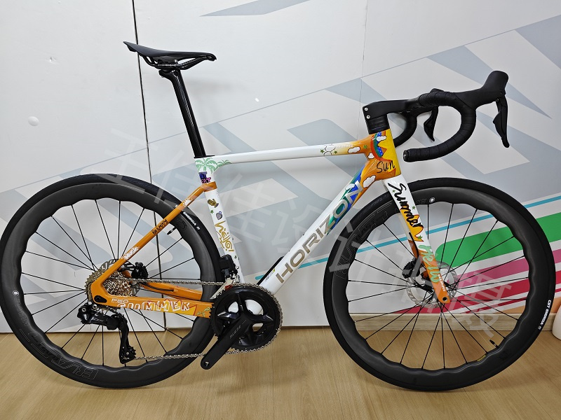 攻队 kung 天际碳纤维碟刹公路车105- R7170电子变速24速