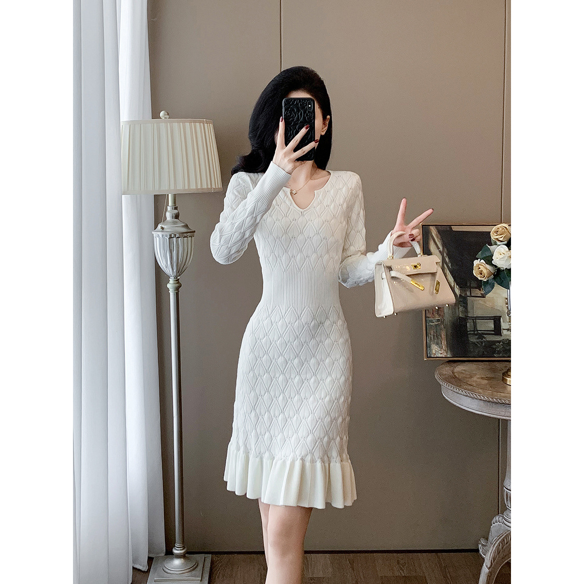 秋冬千金高档女装小香风长袖白色镂空鱼尾裙打底内搭针显瘦针织