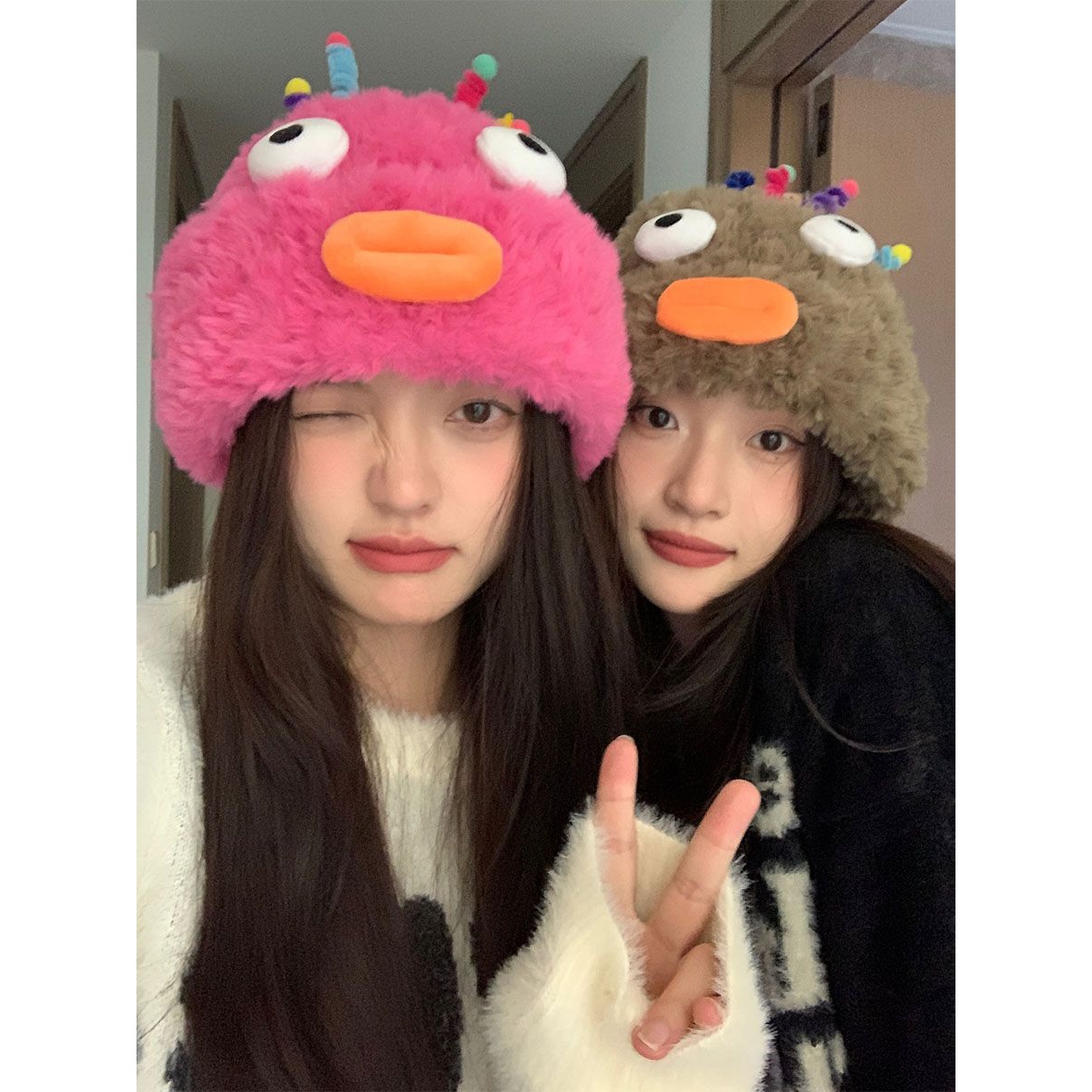 秋冬搞怪毛绒帽子女红色毛线帽保暖护耳可爱针织帽韩版百搭护耳帽