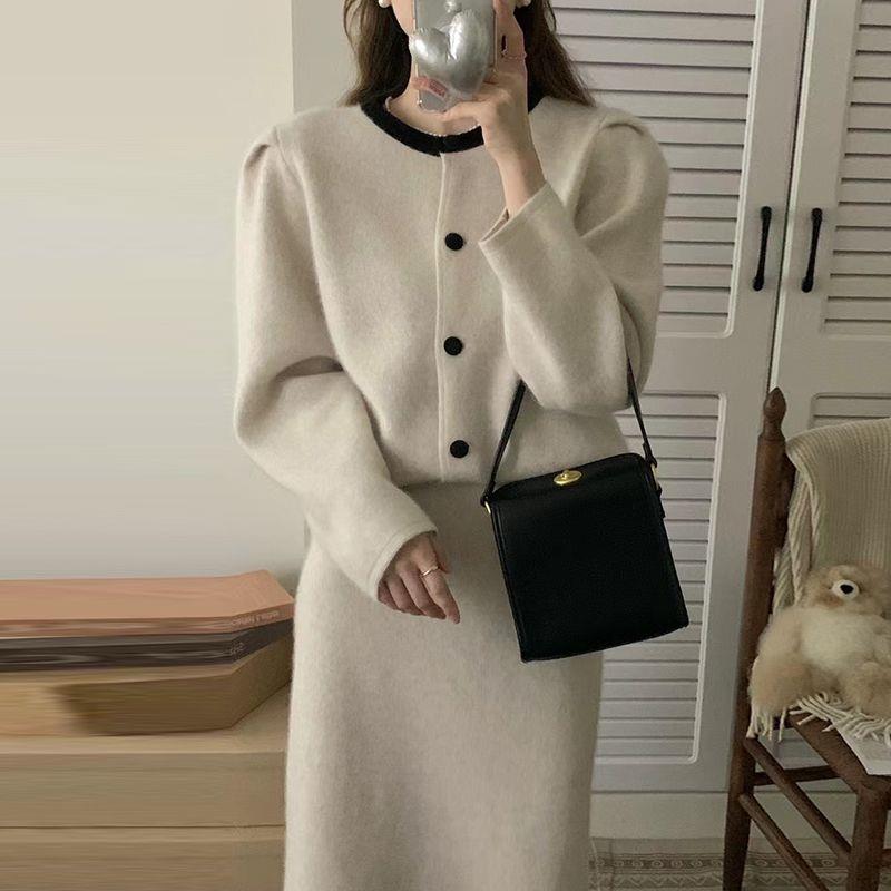 韩国chic法式温柔圆领撞色单排扣针织毛衣+高腰显瘦半身裙套装女