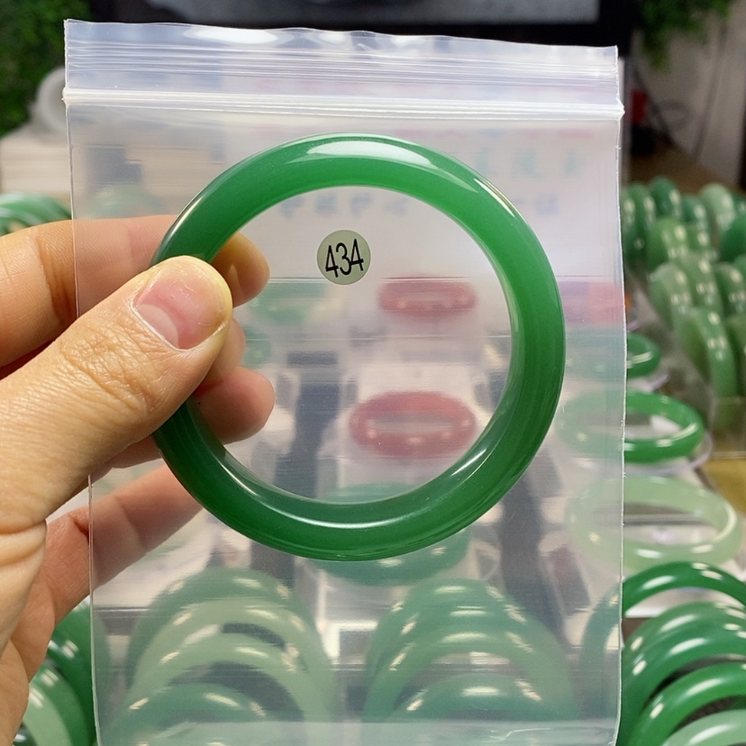 【闪购商品】东陵石手镯未镶嵌媚**使57