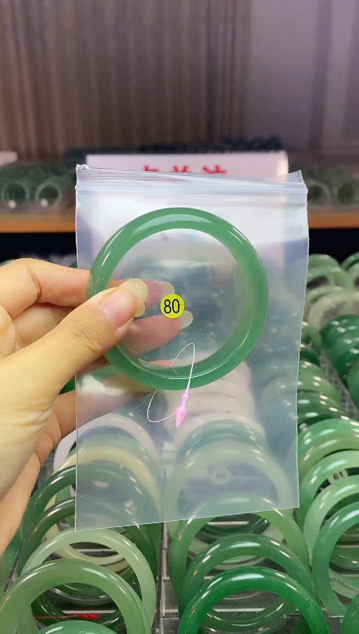 【闪购商品】石英质玉手镯未镶嵌58