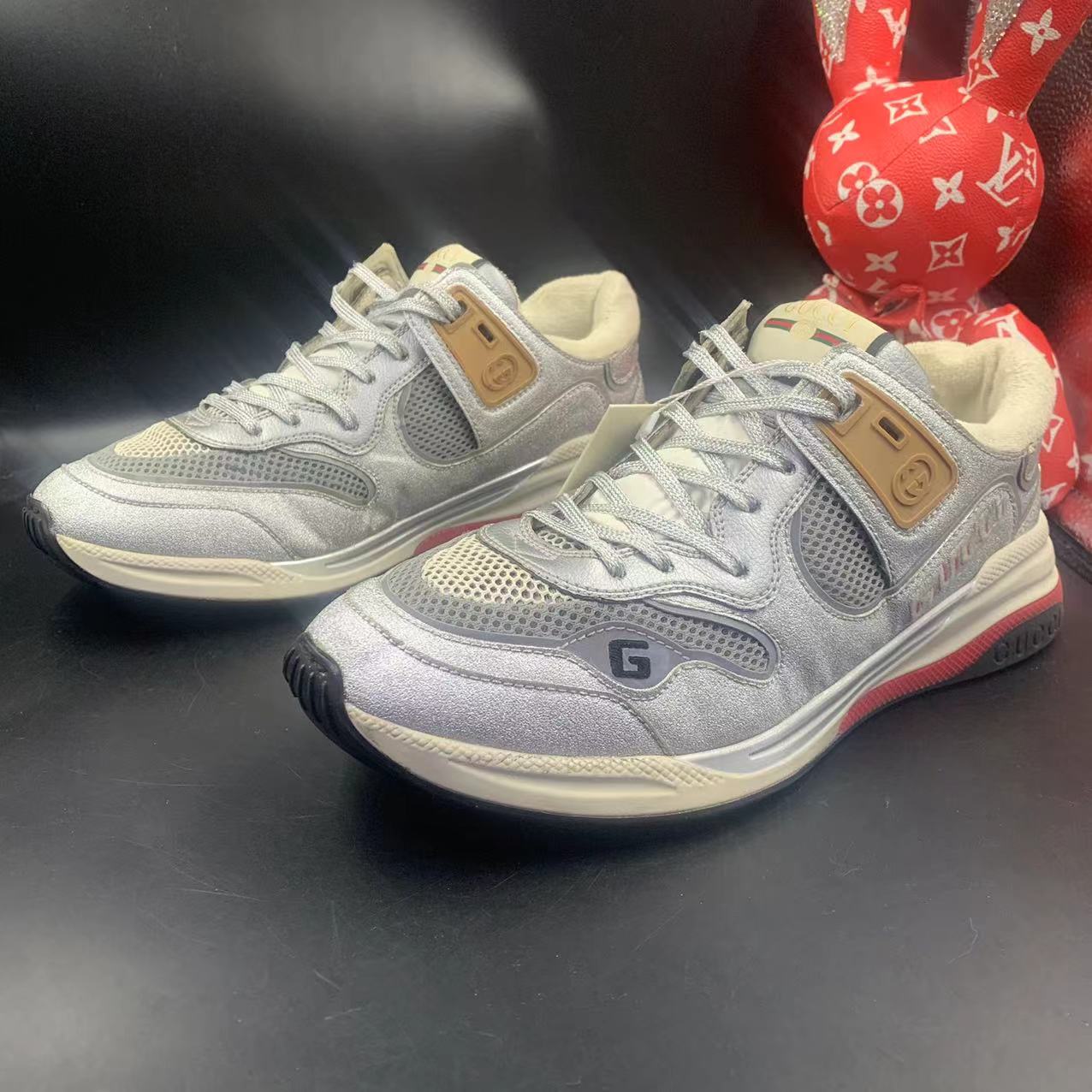【二奢特惠】古驰/GUCCI  42欧码 男士时尚透气银色网面运动鞋ddm