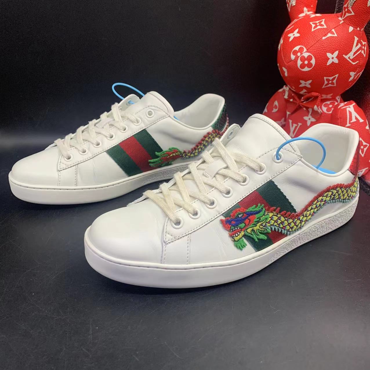 【隆星特惠】 GUCCI/古驰 经典时尚白色百搭低帮印花龙刺绣41欧正品