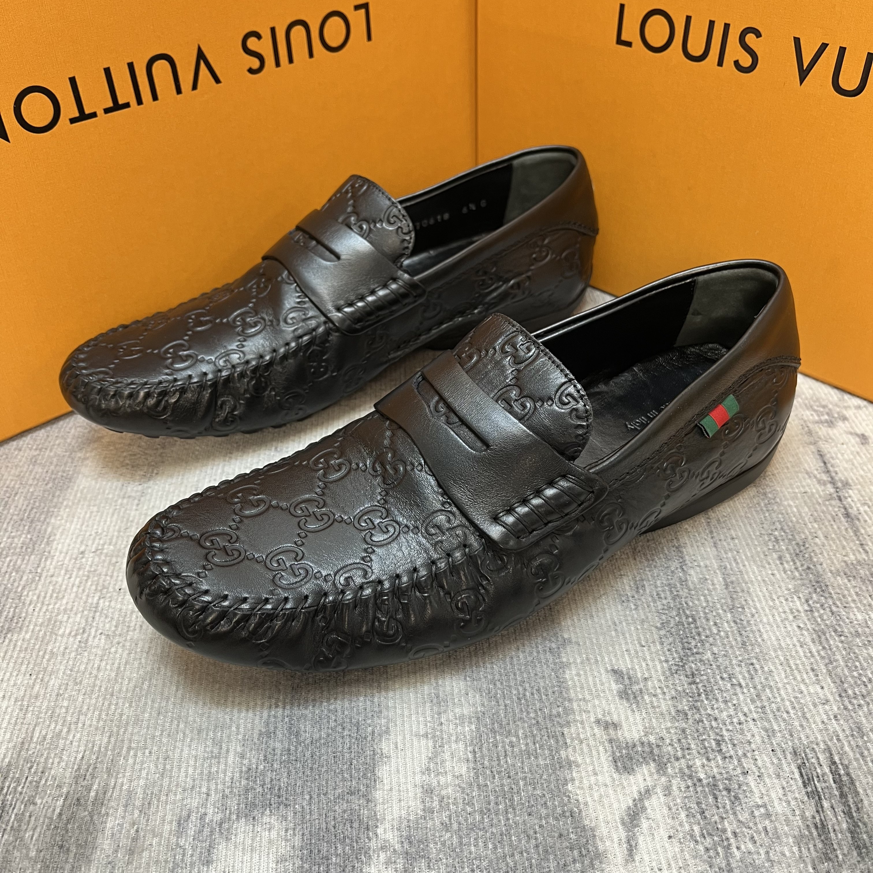 95新 GUCCI/古驰 黑色双G半印压花满印豆豆鞋/39.5-43欧