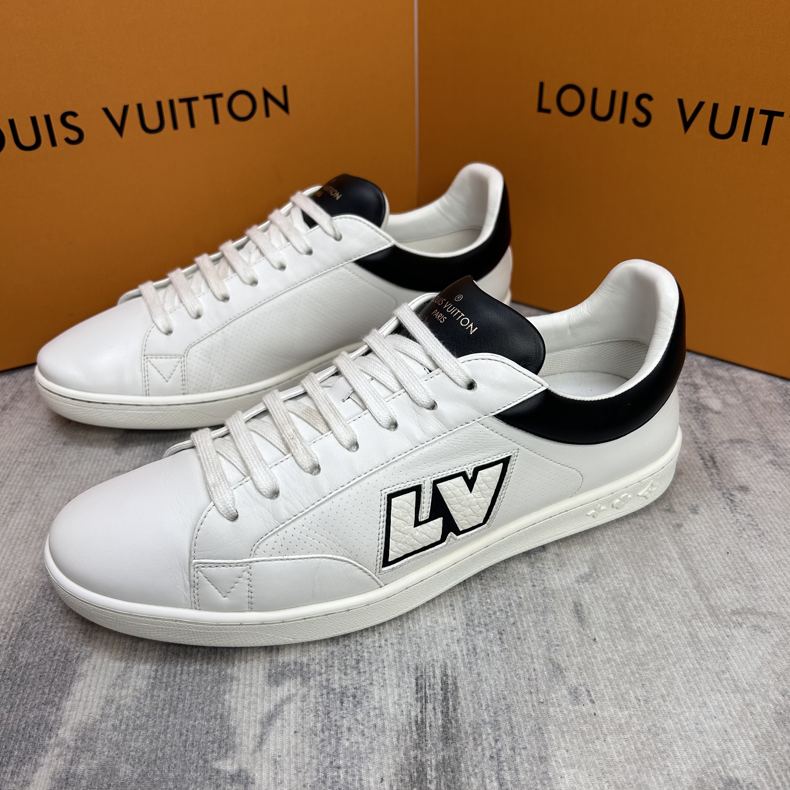 95新 LouisVuitton/路易威登 白色Luxembourg时尚潮流板鞋/43欧码