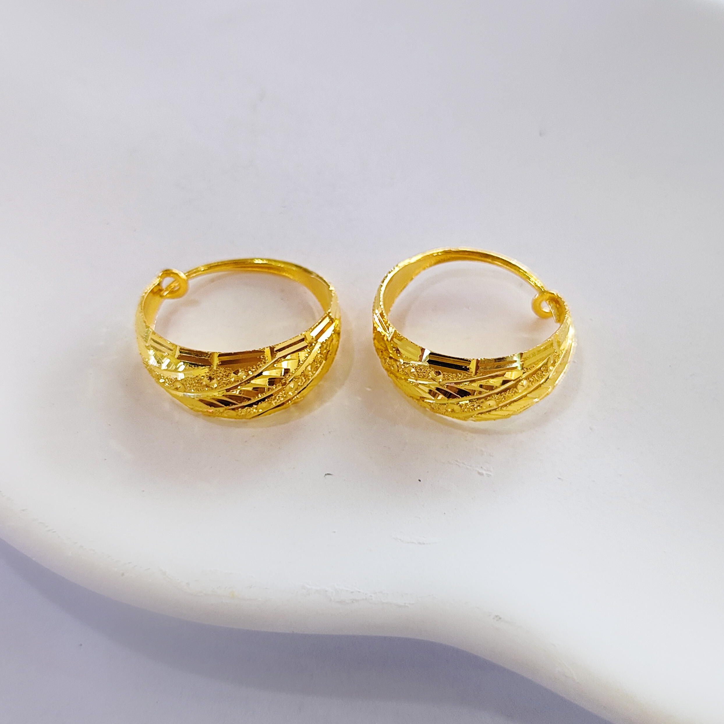 【富远黄金】足金斜纹磨砂蛇肚耳环FYHR050074-9