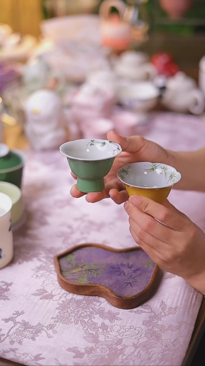 【闪购商品】瓷片高足花口茶杯52416516546