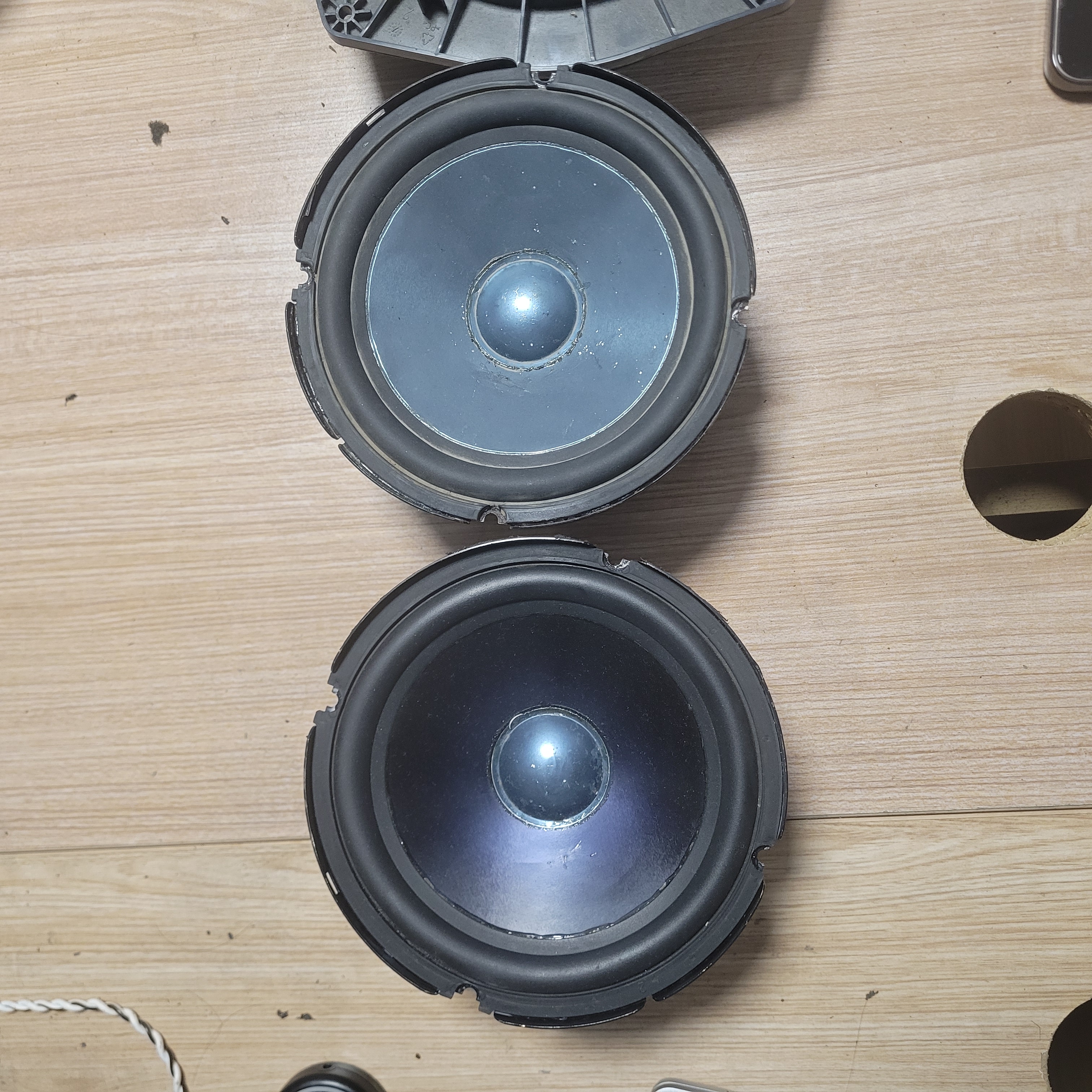 奔驰双音圈哈曼卡顿 鸳鸯一对 成色一般 特价处理