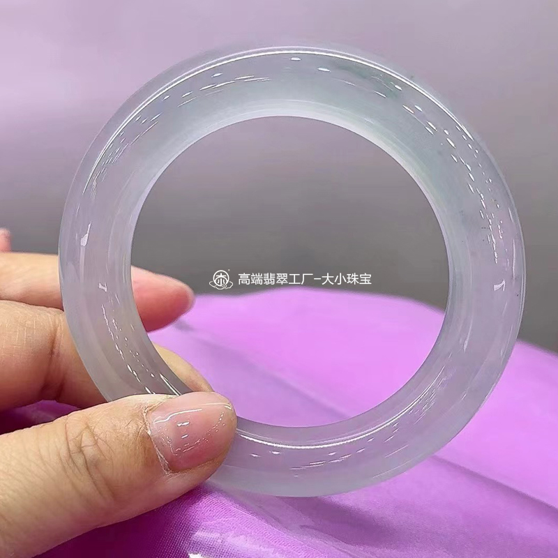 大小珠宝玻璃种冰白白月光天然翡翠手镯圆条55老坑种冰透纯白手镯