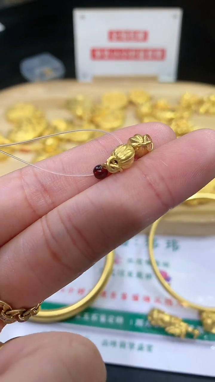 【闪购商品】石榴石净货未镶嵌莲蓬滴流一对/多样性发货