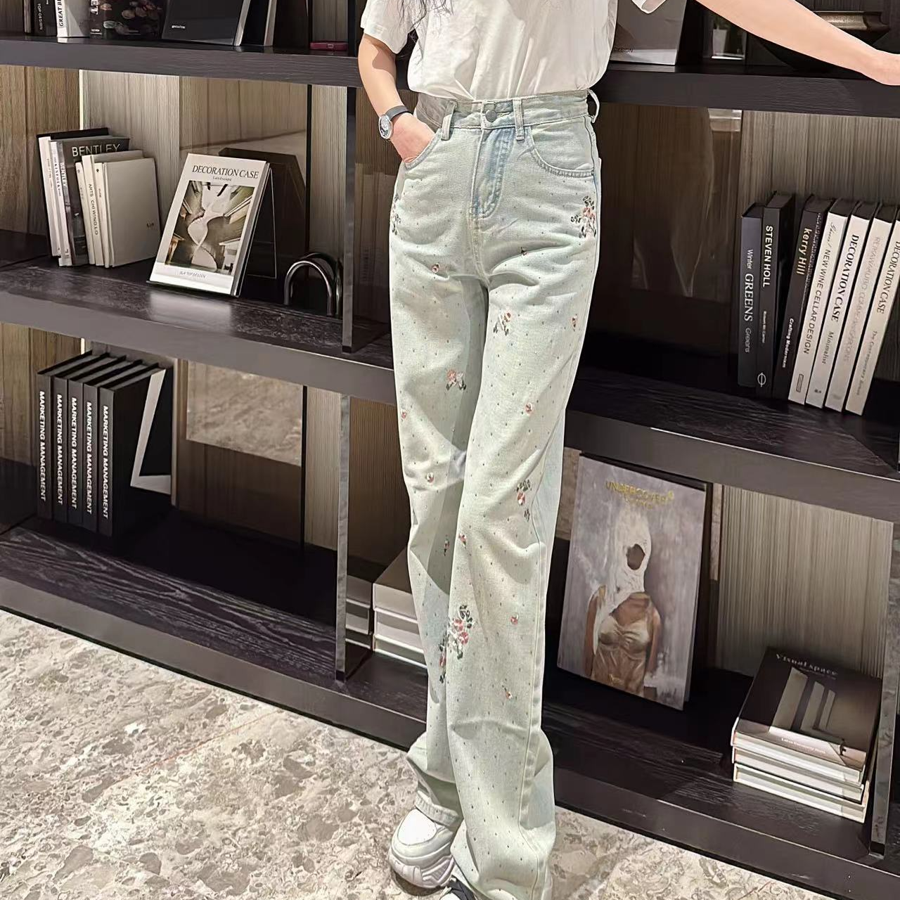 M41B050慕之淇显瘦刺绣直筒牛仔裤