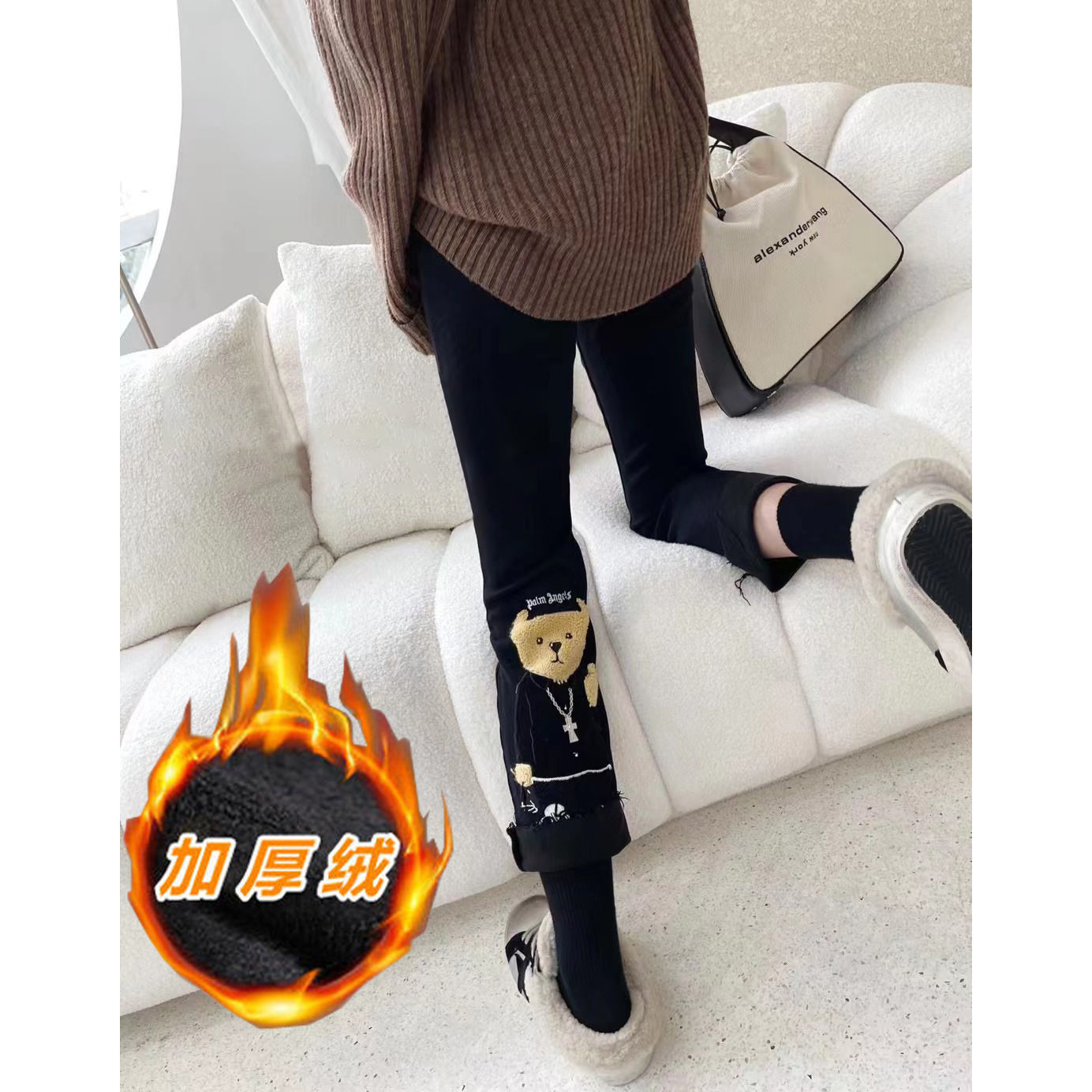 高腰牛仔裤女2023冬季加绒大码宽松显瘦裤脚小熊设计烟管裤潮