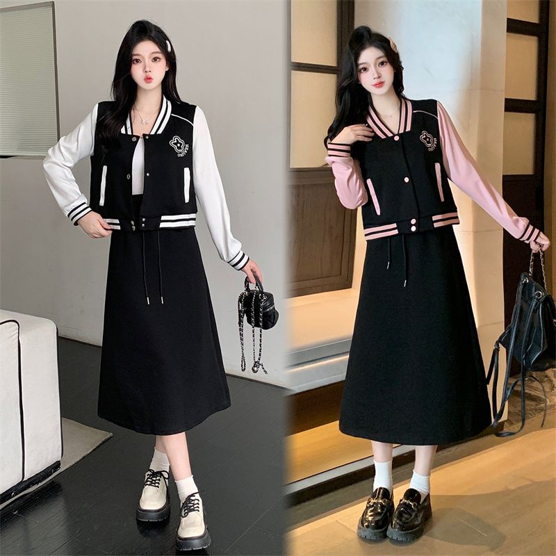 C-1809包包专属大码秋季新款胖mm棒球服外套+遮肉半身裙两件套