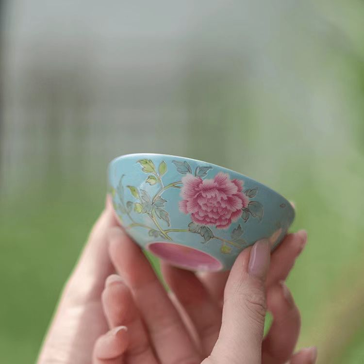 YTJ00191 浮繁-松石绿地粉彩牡丹普洱杯