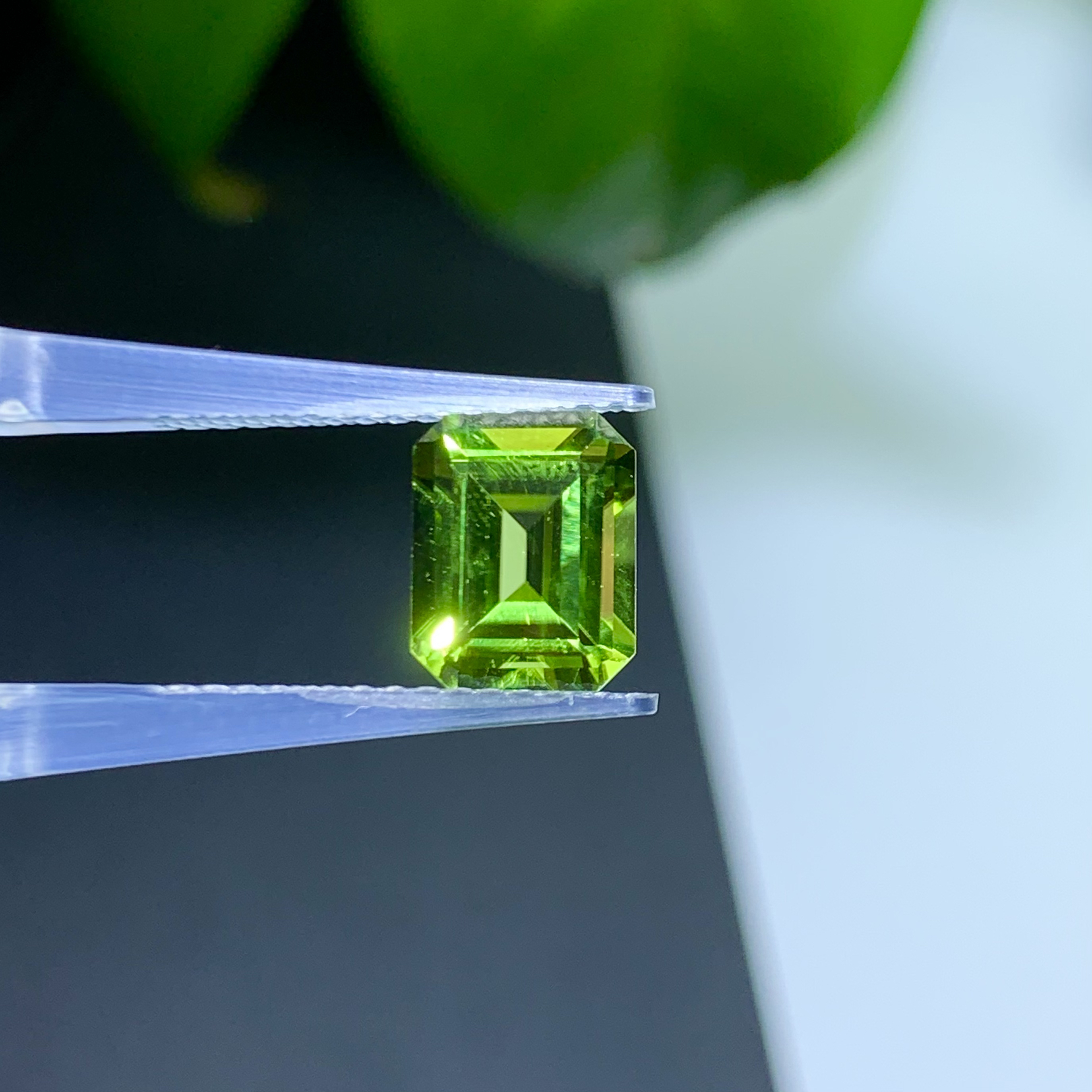 新货 天然橄榄石裸石3.26克拉长方形切工颜色翠绿火彩亮可定制戒