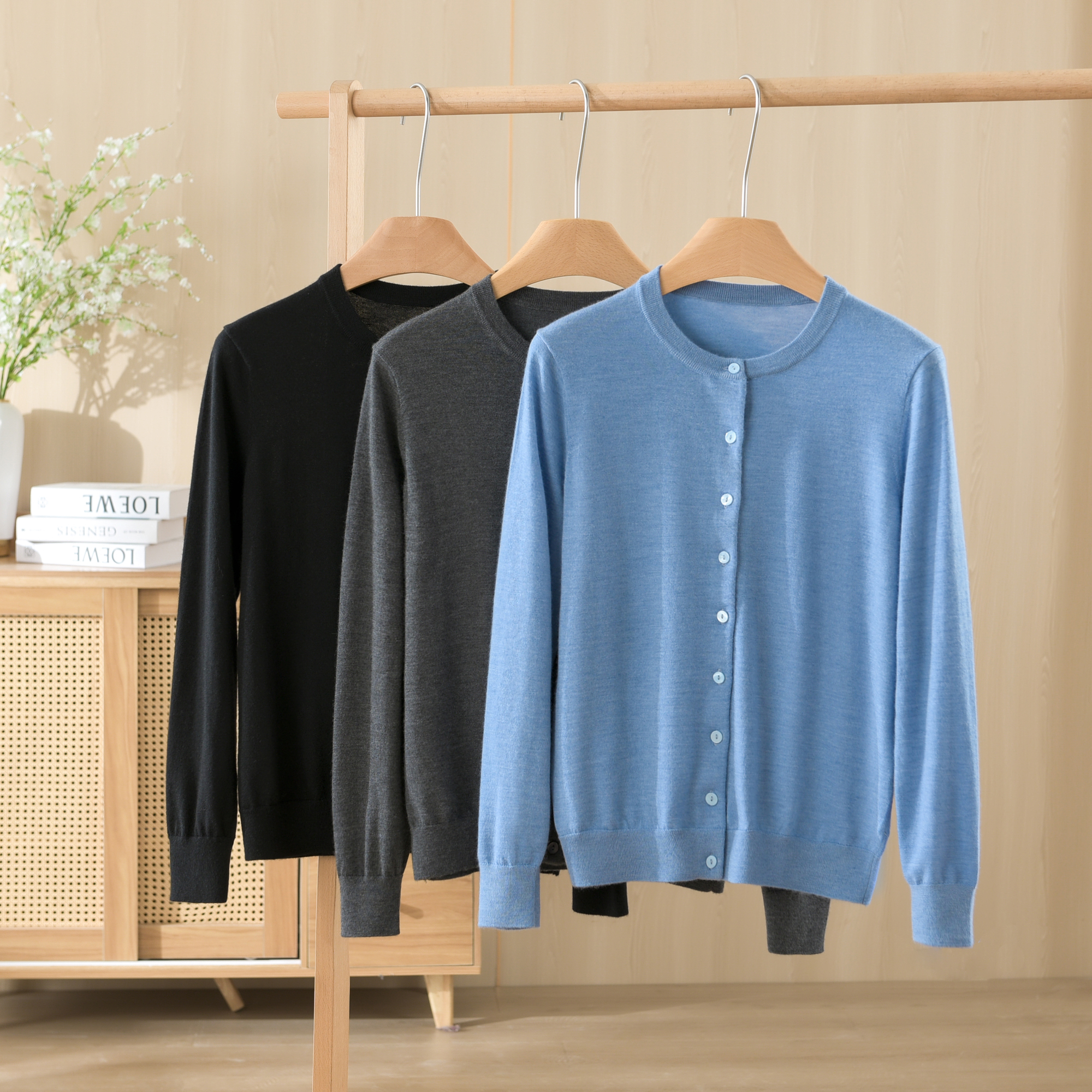 圆领女开衫68支精纺羊绒100山羊绒圆领针织精纺开衫鄂尔多斯市DS