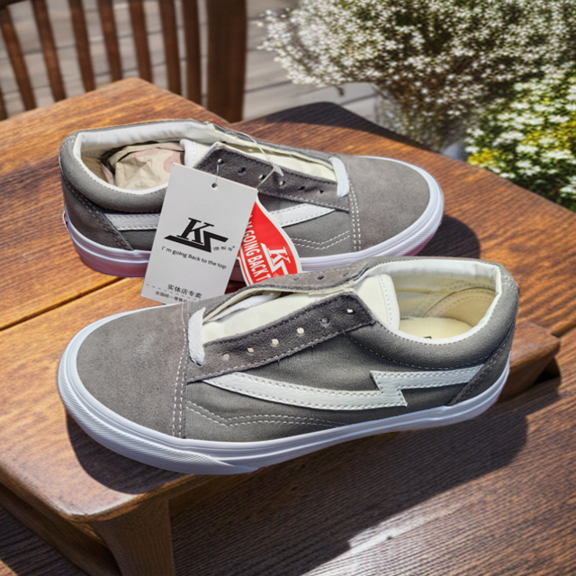  外贸老美订单滑板鞋磨砂皮学生情侣好穿帆布鞋秋季底帮透气板鞋