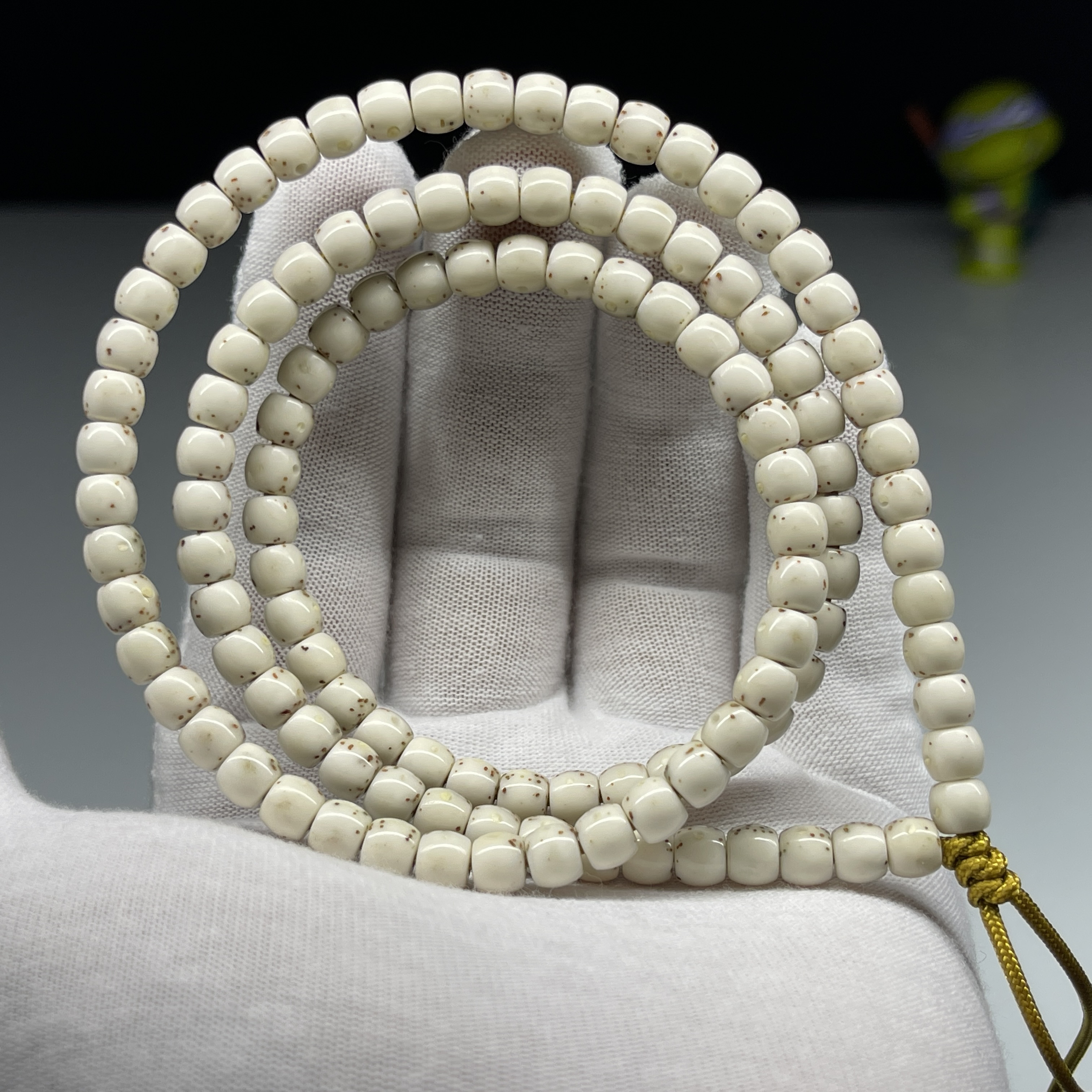 星月菩提脖挂 6X5.2 通体大留白直切 同枝原生态石玉灰润料 120粒