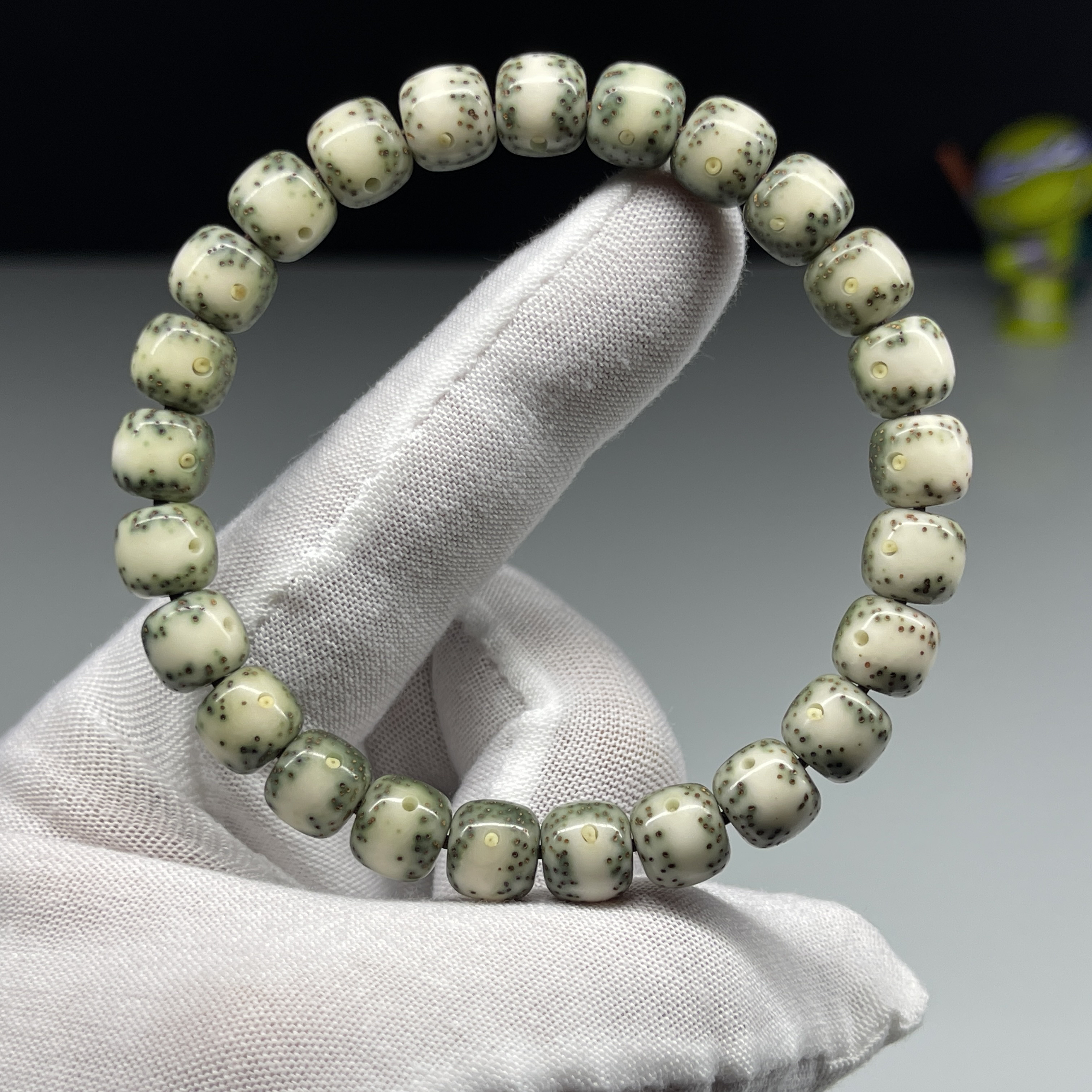 星月菩提手串 9X8 一线天留白单圈 颗颗正月老型桶 同枝石玉润料 