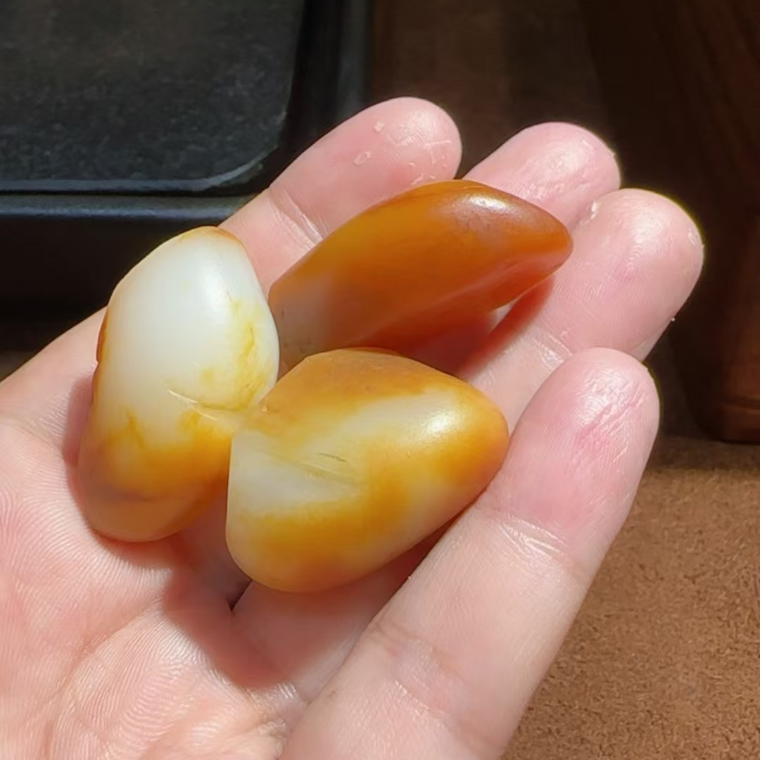 新疆天然观赏戈壁石把玩石一物一拍