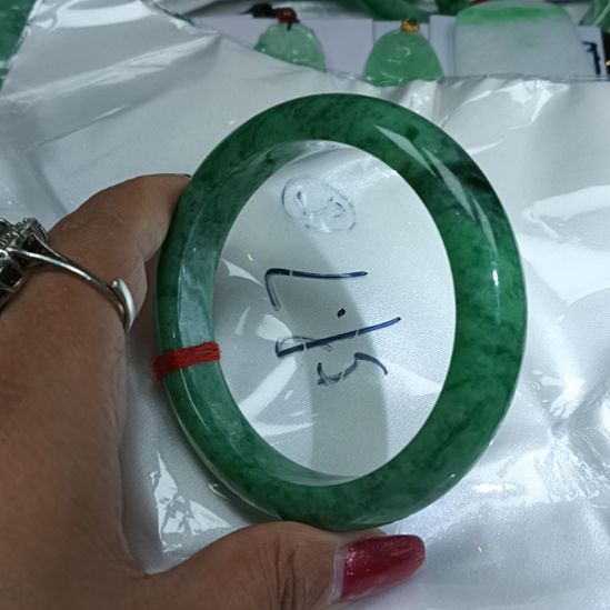 【闪购商品】翡翠颈饰未镶嵌