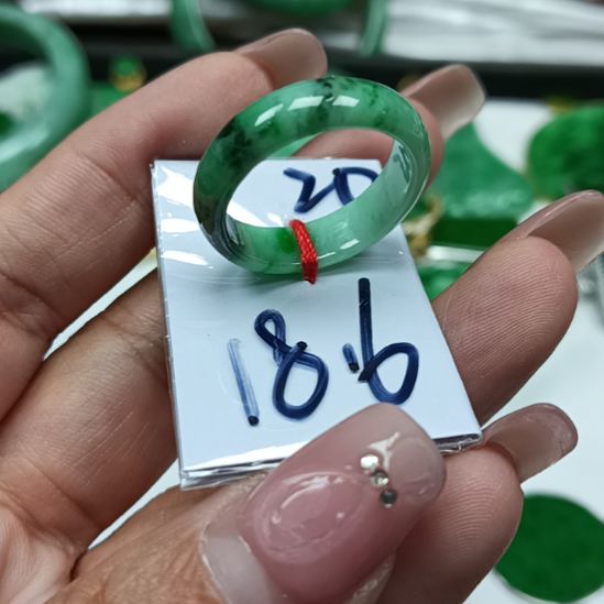 【闪购商品】翡翠颈饰未镶嵌