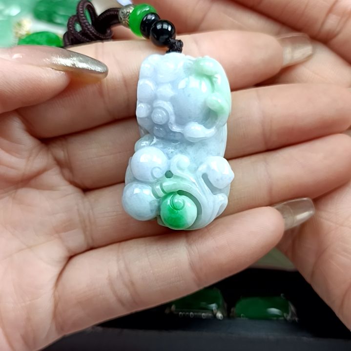 翡翠颈饰未镶嵌翡翠成品