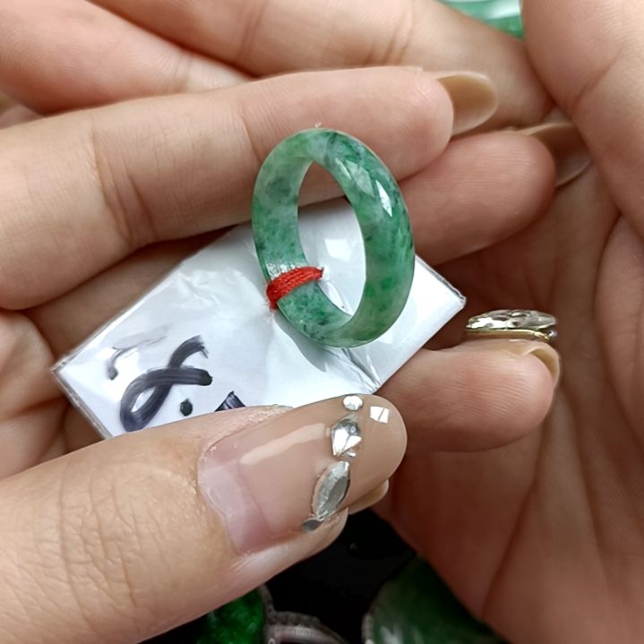 翡翠颈饰未镶嵌翡翠成品