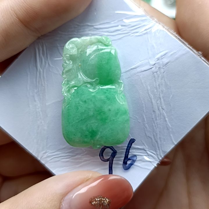 翡翠颈饰未镶嵌翡翠成品