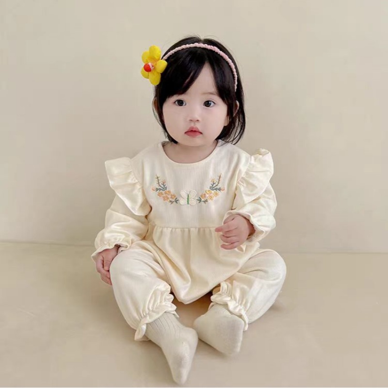 婴儿秋季哈衣女宝宝长袖衣服超萌外出韩版大蝴蝶结长袖连体外出服