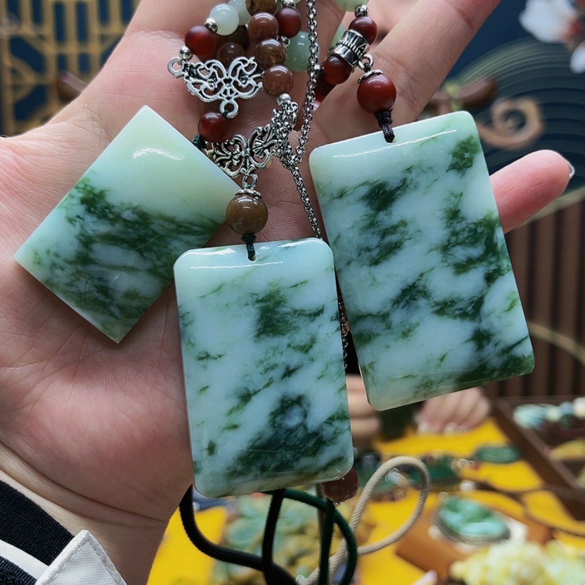 【闪购商品】透闪石-蛇纹石玉挂件多样性发一个未镶嵌