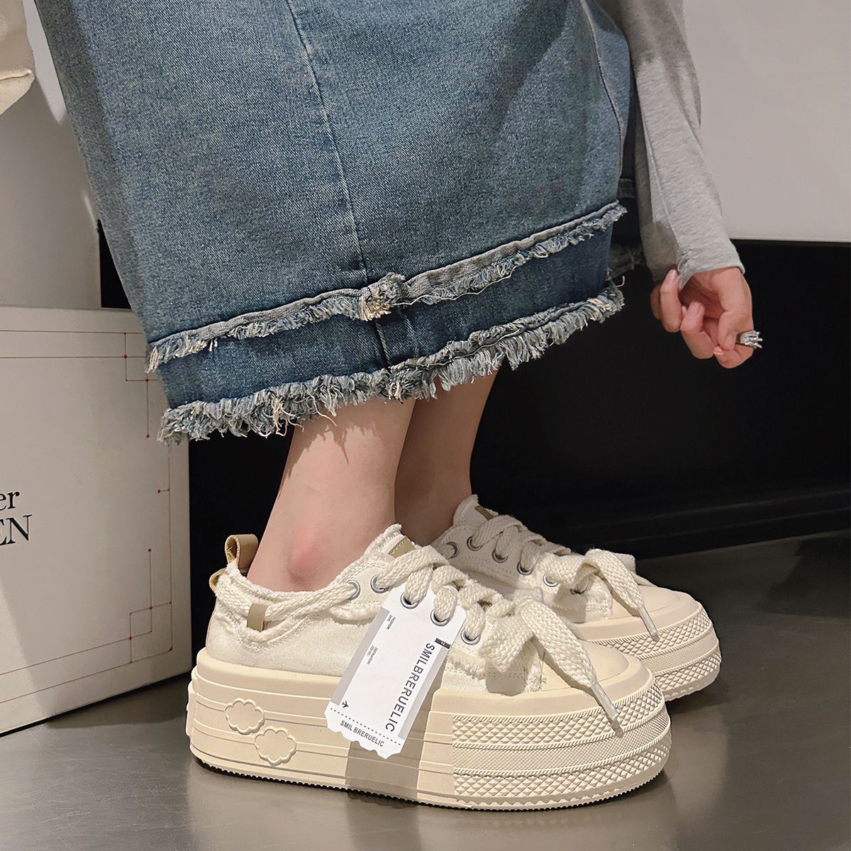增高显瘦高级感小白鞋女2023新款板鞋夏季休闲百搭小个子帆布鞋女