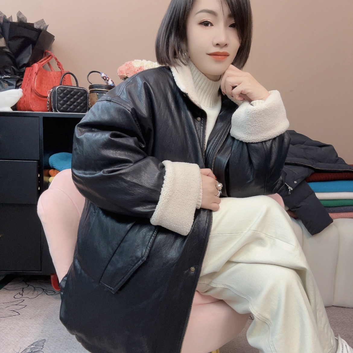 相菲—精品精品秋冬时尚百搭中长款蛋白皮加绒拼接女士羽绒服