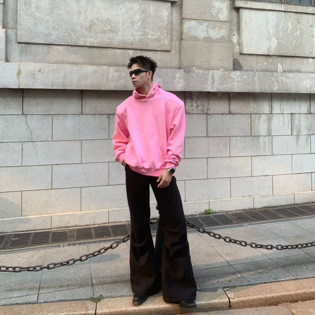 小众垫肩重工铆钉工艺连帽卫衣