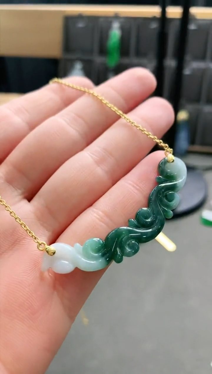 【闪购商品】翡翠颈饰18K金镶嵌吊坠