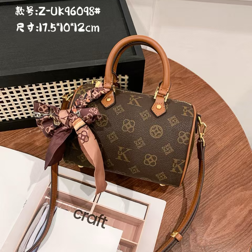 2025优库迪斯品牌专场复古单肩斜挎包（17.5*10*12）96098