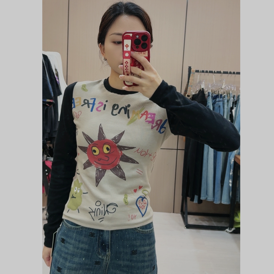 小O.秋季潮流网红显瘦五彩字母印花百搭修身圆领小太阳长袖T恤 女