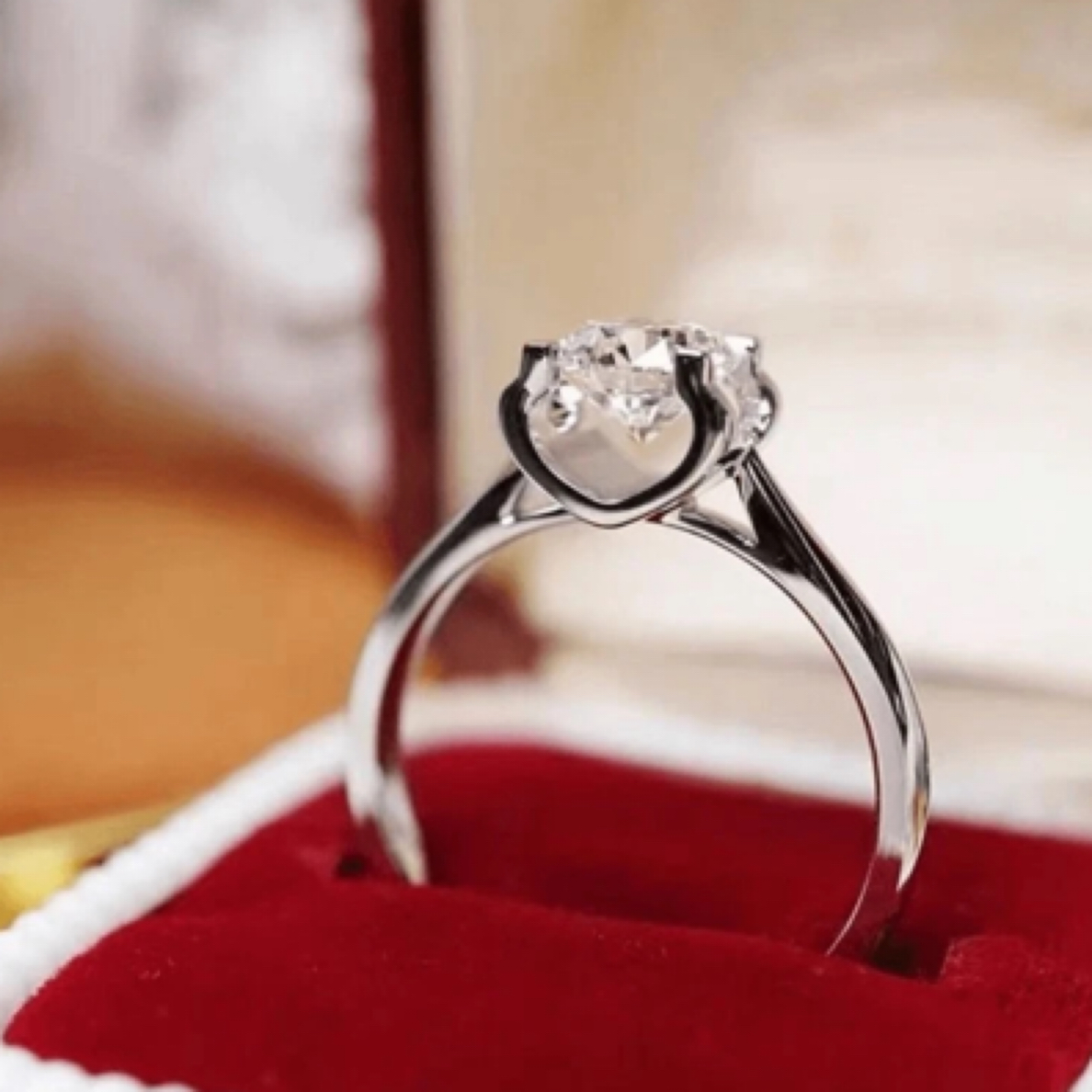 925银莫桑石银制品 （卡家经典牛头）百搭时尚气质精致银色素款女士