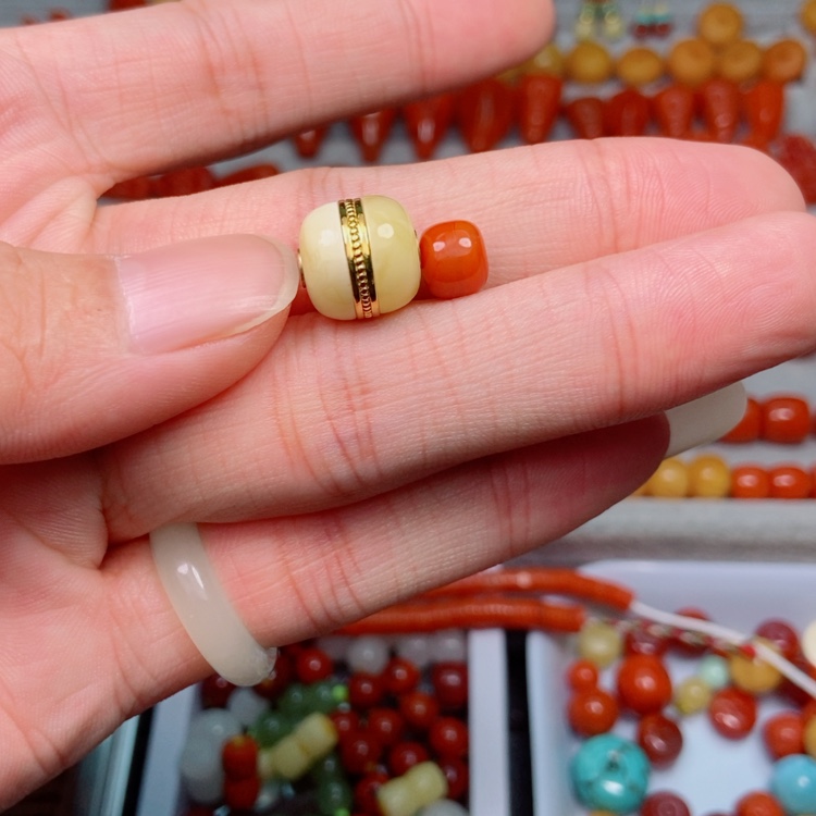 【闪购商品】蜜蜡裸石未镶嵌玩***样