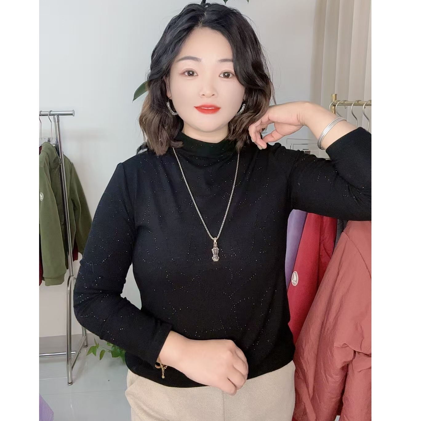 2024秋季新款时尚洋气百搭烫钻半高领高品质打底衫上衣