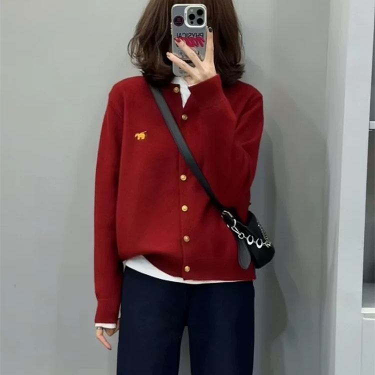 秋季2025款圆领净版小金马刺绣金扣针织开衫休闲显瘦百搭上衣女