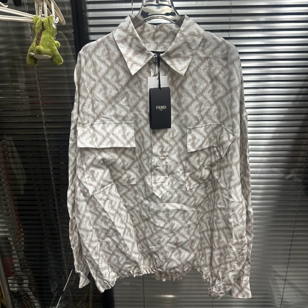 全新未使用 FENDI/芬迪 双f老花衬衫/39码
